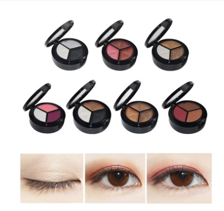 Mirror with brush eye shadow and makeup. chicpolly