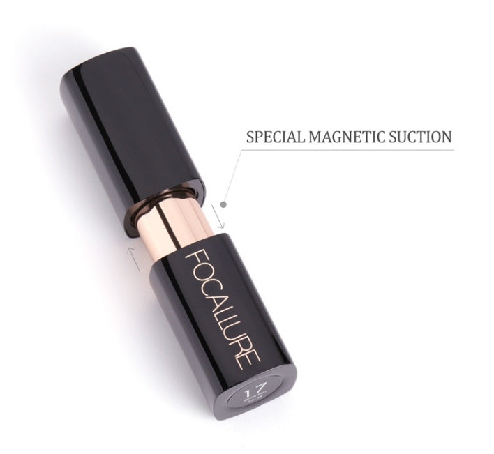 Moisturizing lipstick chicpolly
