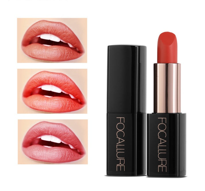 Moisturizing lipstick chicpolly
