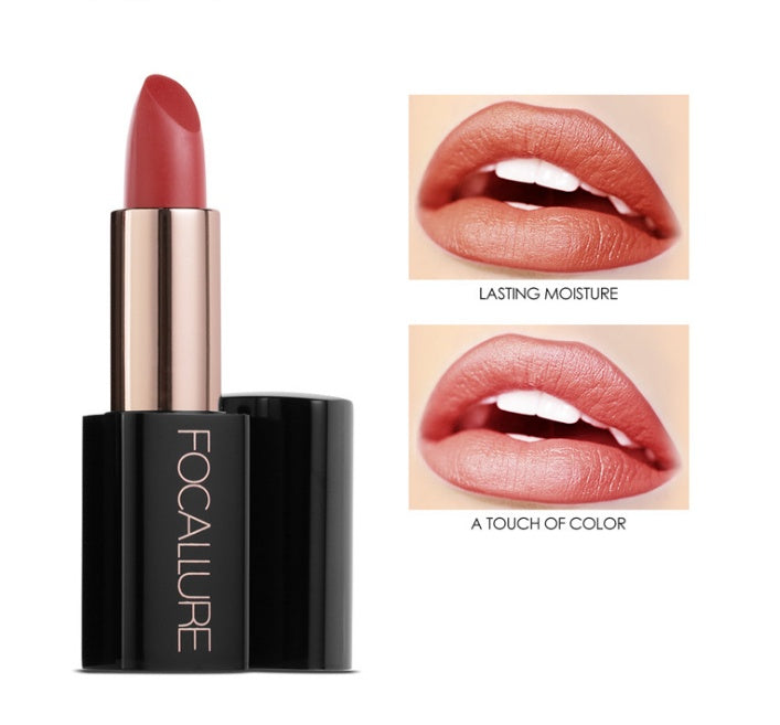 Moisturizing lipstick chicpolly
