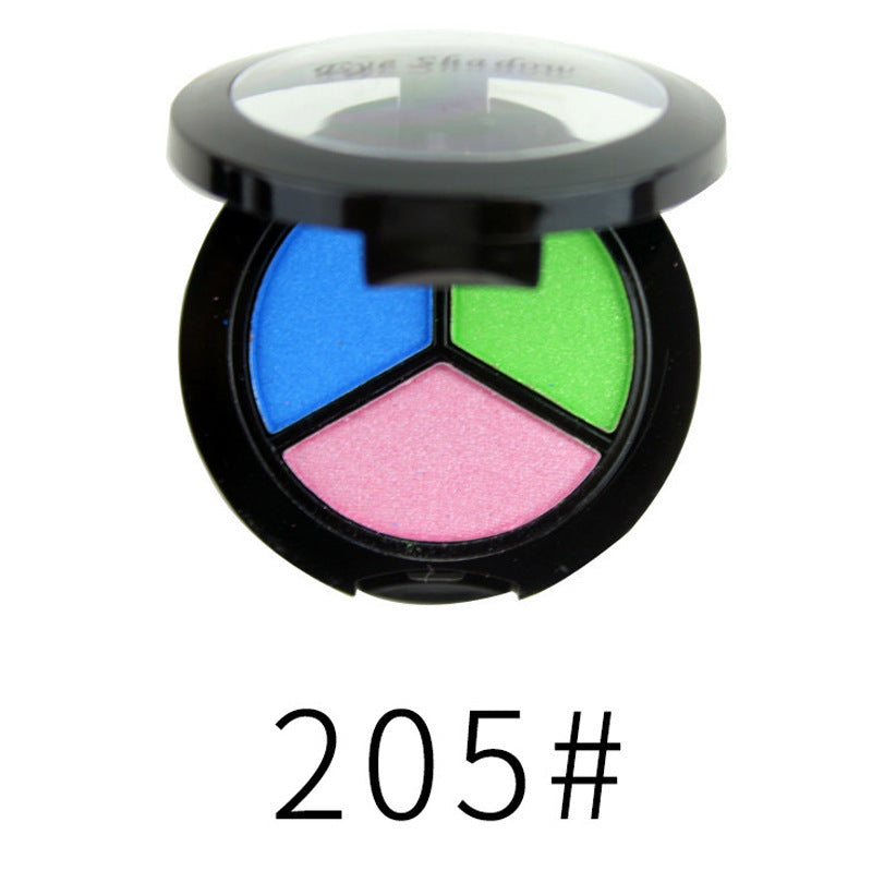 Mirror with brush eye shadow and makeup. chicpolly