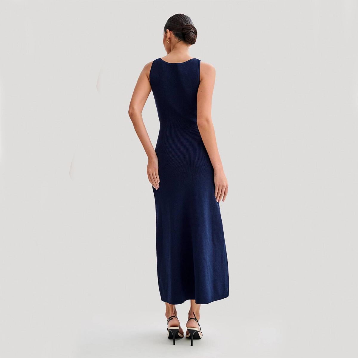Elegant Knitted Sleeveless Dress With Single Breast Fashion Slim Round Neck Long Dresses Womens Clothing chicpolly
